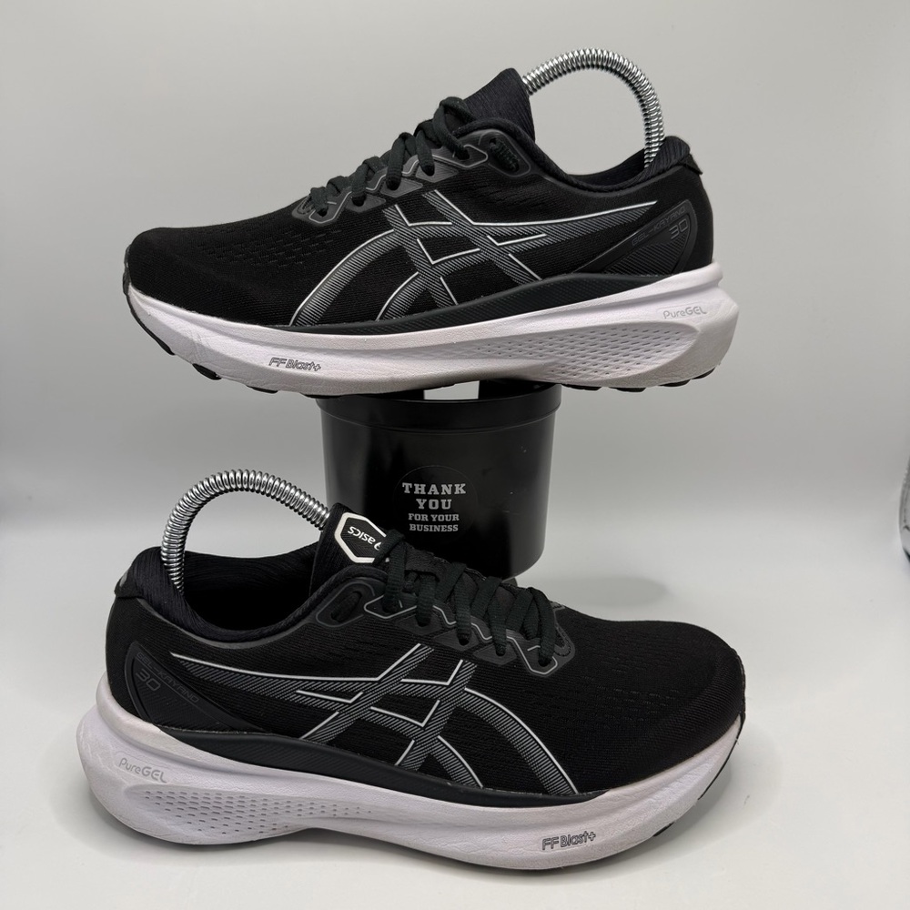 🚫 SOLD - NO AVAILABLE ASICS Gel Kayano 30 Women’s Size 8 Black White